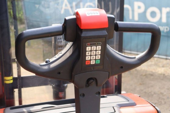 Stacker BT SWE-140L Electric 1400kg 2.65m 2015 BT SWE-140L 2015 2 image 11