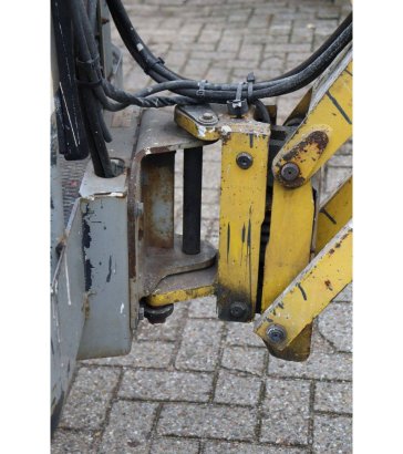 Manitou 170 AETJ L Electric Articulated Boom Lift 2007 170 AETJ L 2007 2 image 11