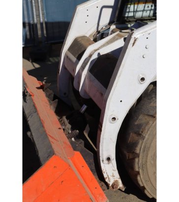Skid steer loader Bobcat S130 Diesel 34.3kW 2005 S130 2005 2 Wheel Loaders image 11