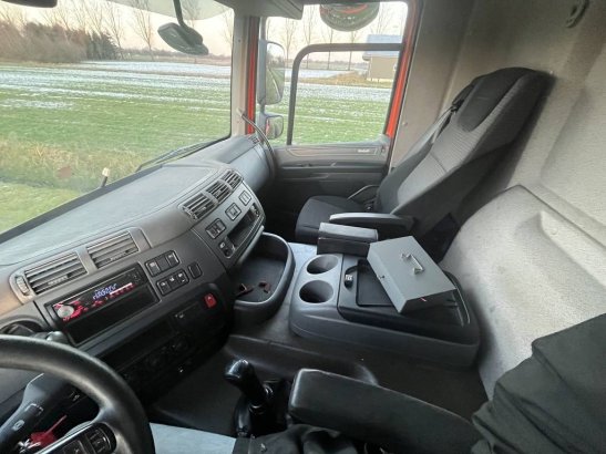 DAF CF230FA 4x2 Diesel Box Truck 234hp 2017 CF230FA 4x2 2 image 11