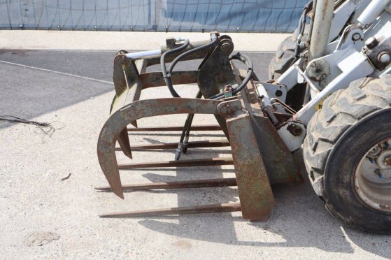 Articulated loader AgriOne A700 Diesel 22.8kW 2008 Agrione A700 2008 2 Wheel Loaders image 11