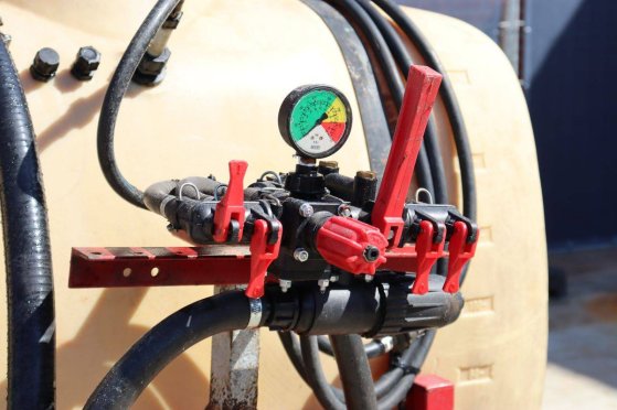 Colson Field Sprayer Coles 700 2 image 26