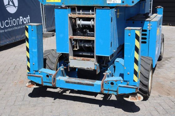 Scissor Lift Genie GS4069 RT Diesel 363kg 14.3m 2014 GS4069 RT 2014 2 Scissor Lifts image 11