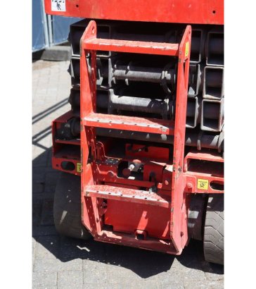 Manitou 100 SEC Electric Scissor Lift 227kg 9.9m 2015 100 SEC 2015 2 Scissor Lifts image 11
