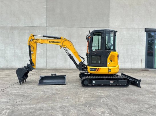 LiuGong 9035 FZTS Diesel Crawler Excavator 2026 New LIUGONG 9035 FZTS 2026 1 Crawler Excavators image 11