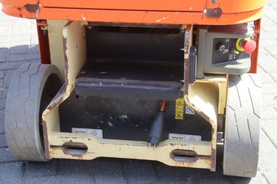 JLG Electric Mast Lift 1230ES 230kg 5.6m 2016 1230ES 2016 2 image 11