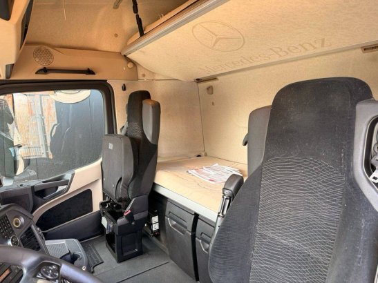 Box truck Truck Mercedes-Benz Actros 2645 6X2 Diesel 2016 Actros 2645 6X2 2016 2 image 11