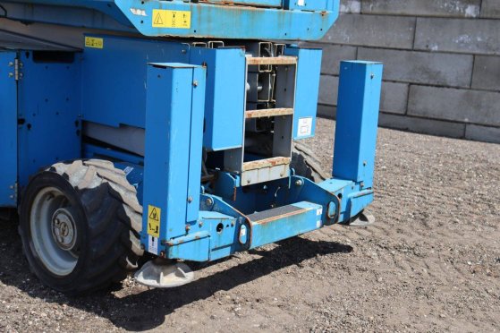 Scissor lift Genie GS3369 RT Diesel 454kg 11.96m 2013 GS3369 RT 2013 2 Scissor Lifts image 11