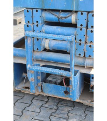 UpRight Electric Scissor Lift UpRight 2 Scissor Lifts image 11