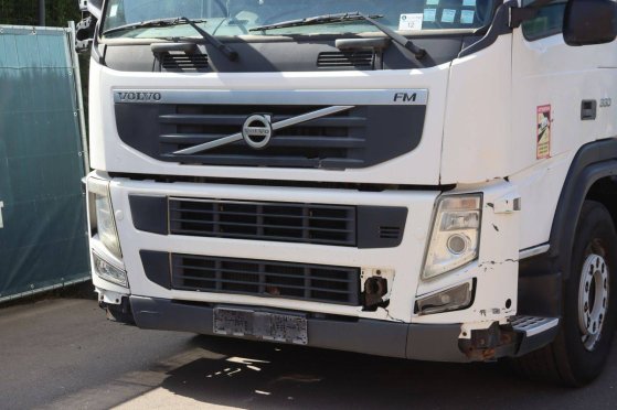 Box truck Truck Volvo FM330 Refrigerated Diesel 2011 FM330 Frigo 2011 2 image 26