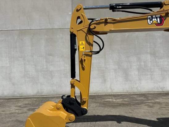 Midi excavator Caterpillar 305.5E2 Diesel 2018 305.5E2 2018 2 Crawler Excavators image 11