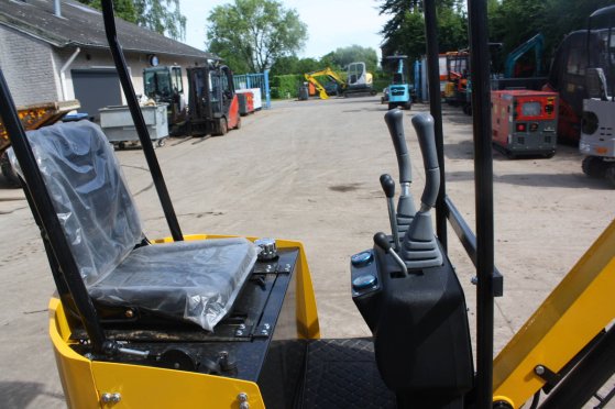 Nuoman EPS NM-E12 Diesel 7kW Mini Excavator New Nuoman EPS NM-E12 1 image 11