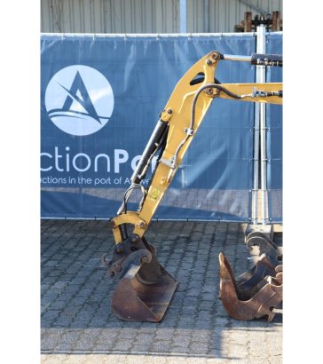 Mini excavator Caterpillar 301.8 Diesel 16kW 2019 301.8 2019 2 Crawler Excavators image 11