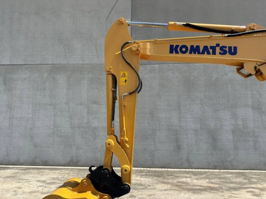 Midi excavator Komatsu PC56-7 Diesel 2016 PC56-7 2016 2 Crawler Excavators image 11
