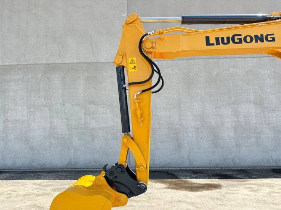 Midi excavator LiuGong CLG906E Diesel 2021 LIUGONG CLG906E 2021 2 Crawler Excavators image 11