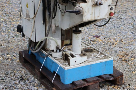 Knuth VHF 2 Milling Machine 2002 Knuth VHF 2 2002 2 image 11