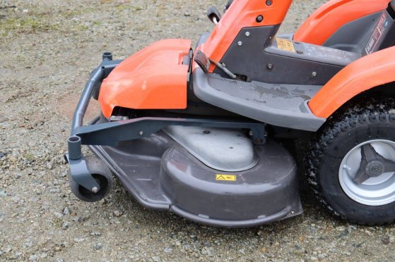 Husqvarna R320 AWD Ride-on Mower Petrol 10.2kW 2018 R320 AWD 2018 2 image 26