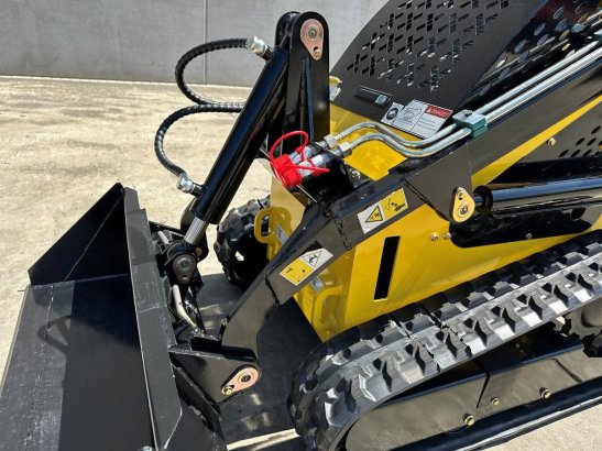 Delano T360 Crawler Skid Steer Loader Petrol 2026 New Delano T360 2026 1 image 11