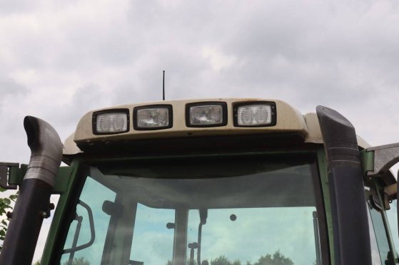 Tractor Fendt Farmer 411 Vario Diesel 2002 Fendt Farmer 411 Vario 2002 2 image 11