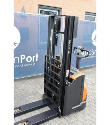 Stacker BT SWE140L Electric 1400kg 2.65m 2015 BT SWE140L 2015 2 image 11