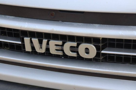 Iveco Daily 35C17 Diesel 166hp 2006 BE tractor with semi-low loader VELDHUIZEN P35-5A 2007 2 Lowloader semi-trailers image 11