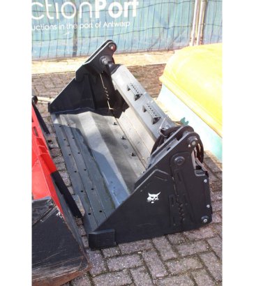 Bobcat T590 Diesel Skid Steer Loader 50.8kW 2020 With Various Attachments T590 2020 2 image 11