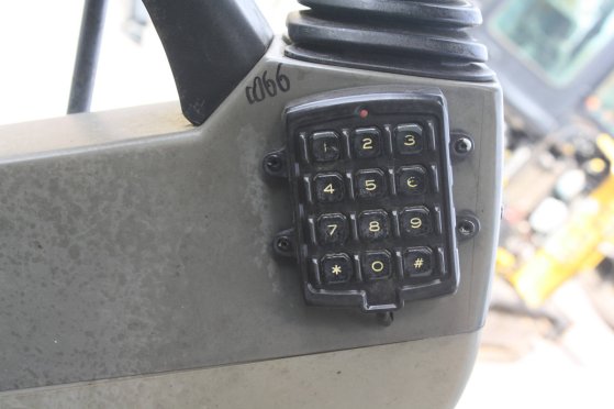 Mini excavator Takeuchi TB016 Diesel 2013 TB016 2013 2 image 11