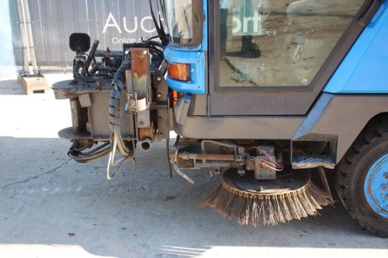 Sweeper Ravo 5002 SI CD Diesel 81kW 2000 Ravo 5002 SI CD 2000 2 image 11