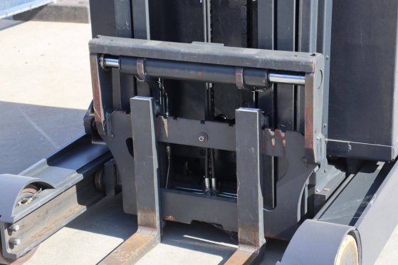 Linde R14-01 Electric Reach Truck 1400kg 8.6m 2019 R14-01 2019 2 image 11