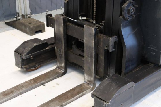 Reach truck BT Reflex RT002 Electric 1400kg 6.3m BT Reflex RT002 2012 2 image 11
