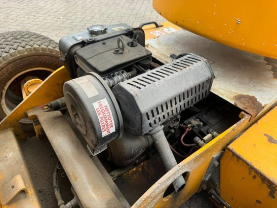 Nifty HR12 NDE Articulated Boom Lift Electric/Diesel Hybrid 12.2m 2012 Nifty HR12 NDE 2012 2 image 11