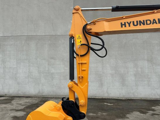 Midi excavator Hyundai R60VS Diesel 2017 R60VS 2017 2 Crawler Excavators image 11