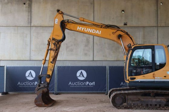 Crawler excavator Hyundai ROBEX140LC-9A Diesel 87kW 2014 ROBEX140LC-9A 2014 2 Crawler Excavators image 11
