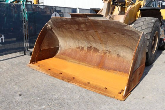 Caterpillar 966M Diesel 222kW Wheel Loader 2015 261 2015 2 Wheel Loaders image 11