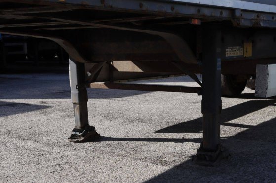 Krone SD 2012 Closed Semi-Trailer SD 2012 2 Box semi-trailers image 11