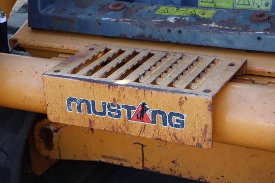Skid steer loader Mustang 2100RT Turbo Diesel 53kW 2012 Mustang 2100RT Turbo 2012 2 image 11