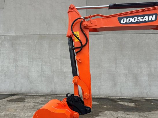 Doosan DX55-9C Diesel Midi Excavator 2018 Doosan DX55-9C 2018 2 image 11