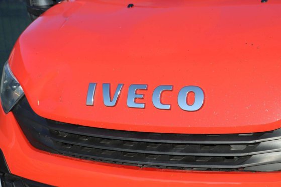 Iveco 40C18 Diesel 180hp 2018 Refrigerated Box Truck with Veldhuizen Trailer 40C18 2018 2 Refrigerated vans image 11