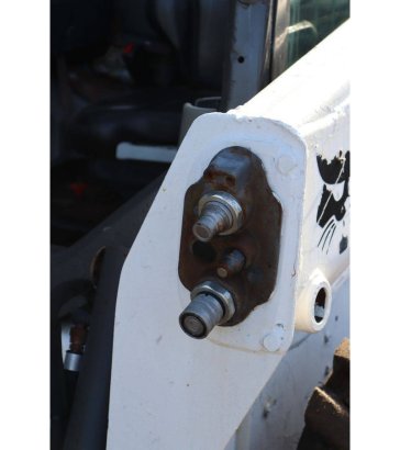 Bobcat S550 Diesel Skid Steer Loader 45.5kW 2017 with Demolition Hammer S550 2017 2 Wheel Loaders image 11