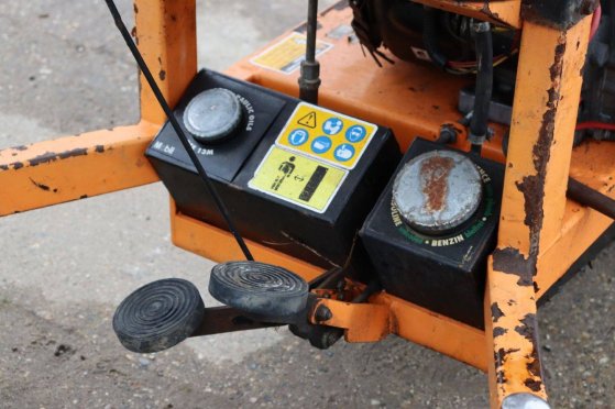 Wood Chipper Eliet Super Prof 2000 Petrol 18hp 2011 Eliet Super Prof 2000 2011 2 image 11