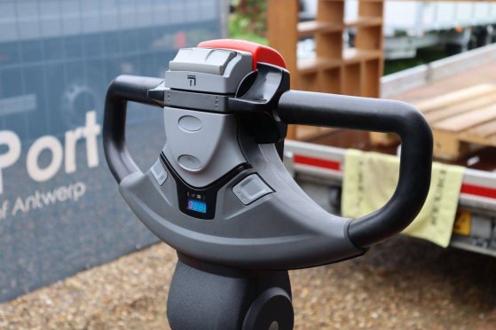 Toyota SPE200D Electric Stacker 2000kg 2.1m 2018 SPE200D 2018 2 image 11