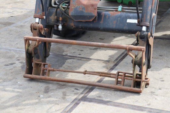 John Deere 6100 Diesel Tractor 106 hp 2013 with front loader John Deere 6100 2013 2 image 12