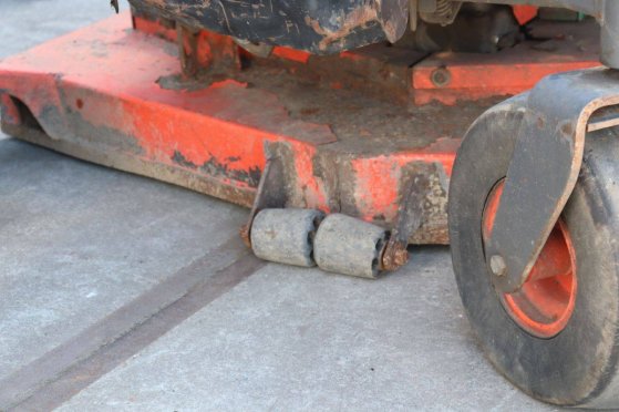 Kubota ZD326 Diesel Ride-on Mower ZD326 2 image 12