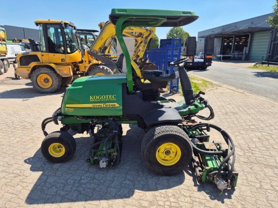 John Deere 8700 PC FM Diesel Ride-on Mower John Deere 8700 PC FM 2010 2 image 12