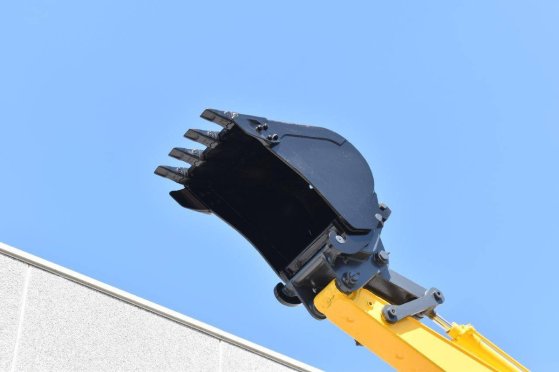 Kobelco E135SR Diesel Crawler Excavator E135SR 2 Crawler Excavators image 12