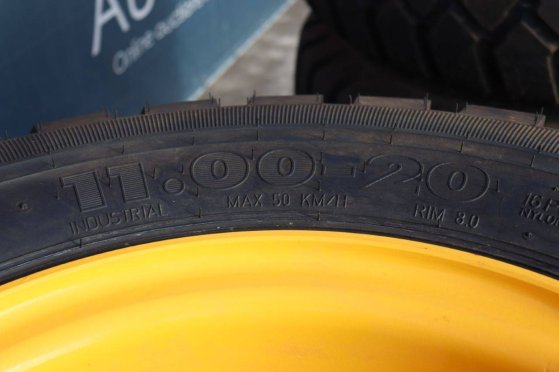 Batch of Nokian 11.00-20 tires with rims, 8 pieces Kia 2 Flatbed open trailers image 12