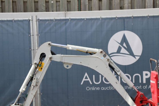 Mini excavator Takeuchi TB210R Diesel 8.8kW 2016 TB210R 2016 2 image 12