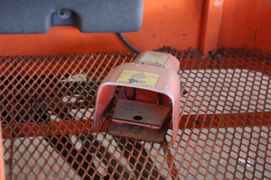 JLG E300AJP Electric Articulated Boom Lift 11m 2013 E300AJP 2013 2 image 12