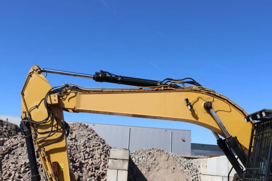 Crawler excavator Caterpillar 326FL Diesel 152kW 2018 326FL 2018 2 Crawler Excavators image 12