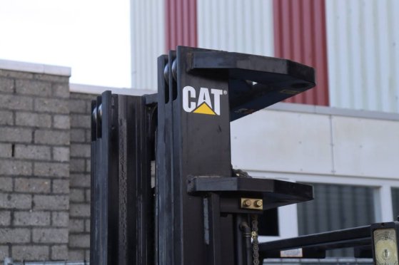 Caterpillar EP15KRT Electric Forklift 1500kg 5.5m 2004 EP15KRT 2004 2 Forklift image 12
